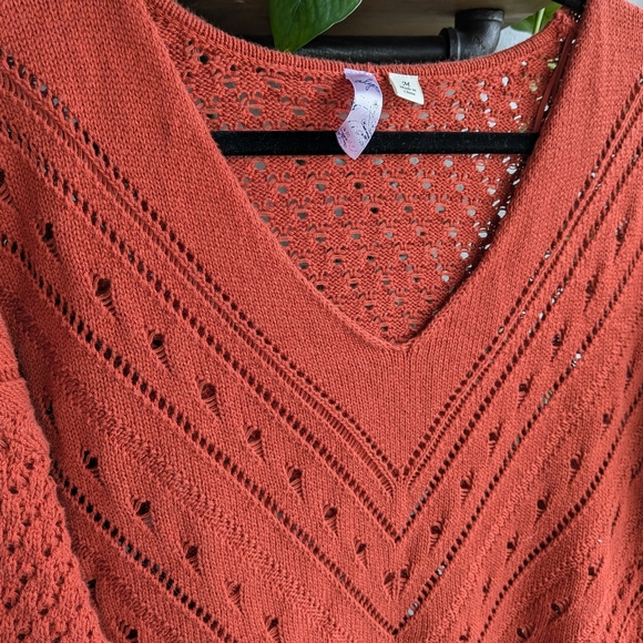Alya Rust Orange Pointelle Knit Sweater Medium V-Neck Chevron Crochet Boho - Picture 3 of 10